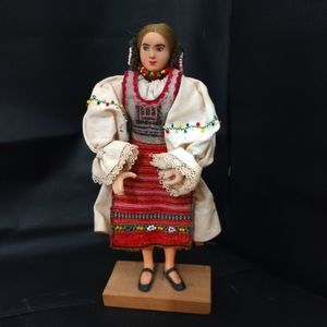 Vintage Romanian Female Coop Arta Crisana Oradea Papusa Taranca Bistrita Costume